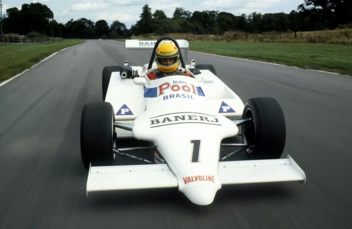 Ayrton Senna pilotando Fórmula 3